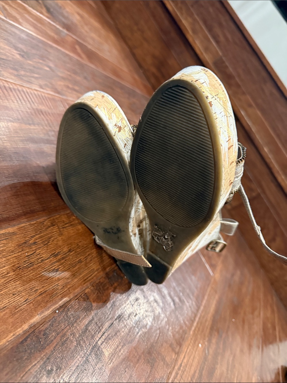 Moda Metallic Gold Ruffle Strap Wedge Sandals - Picture 4 of 4